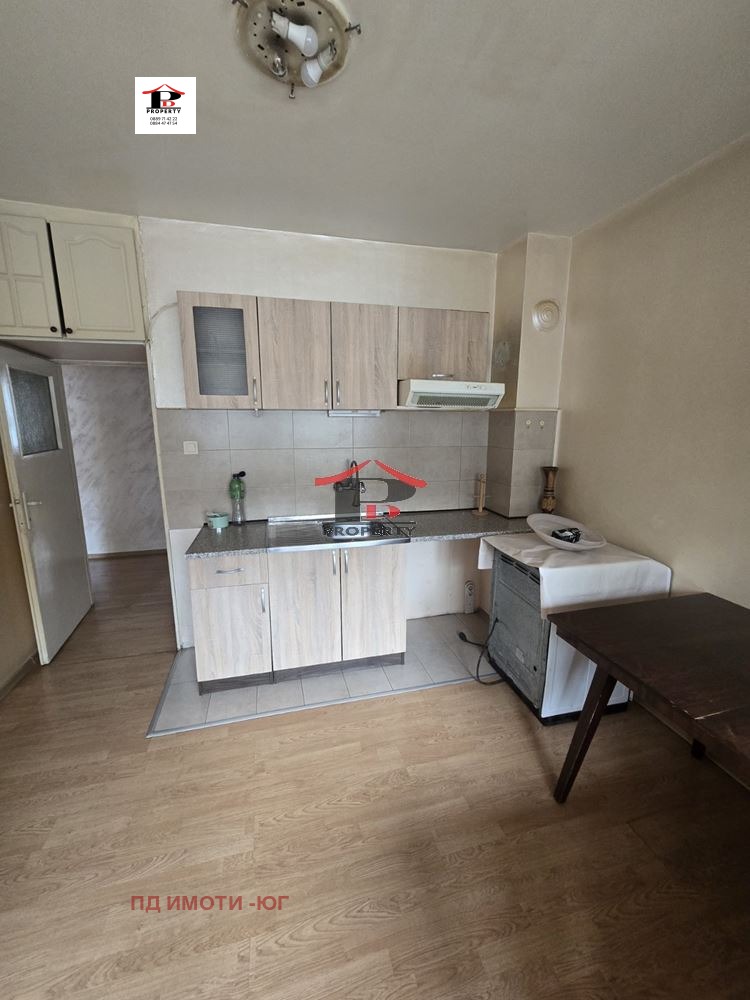 Продава 3-СТАЕН, гр. София, Света Троица