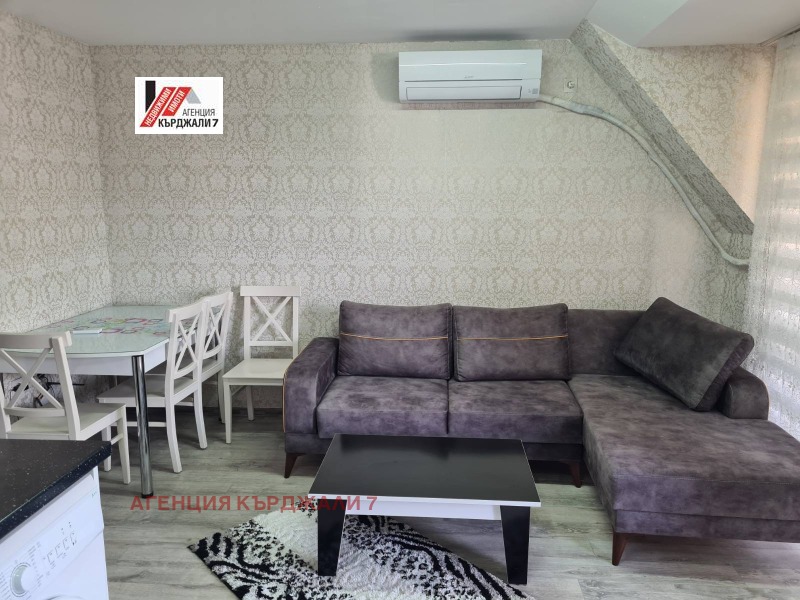 Продава 2-СТАЕН, гр. Кърджали, Възрожденци, снимка 2 - Апартаменти - 52730277