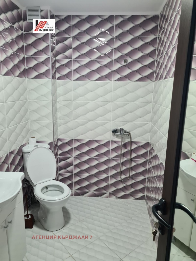 Продава 2-СТАЕН, гр. Кърджали, Възрожденци, снимка 8 - Апартаменти - 52730277