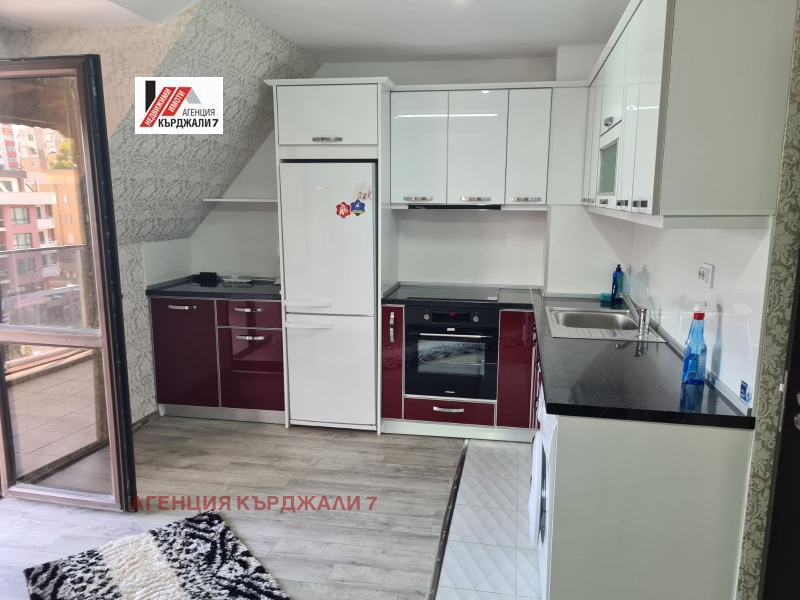 Продава 2-СТАЕН, гр. Кърджали, Възрожденци