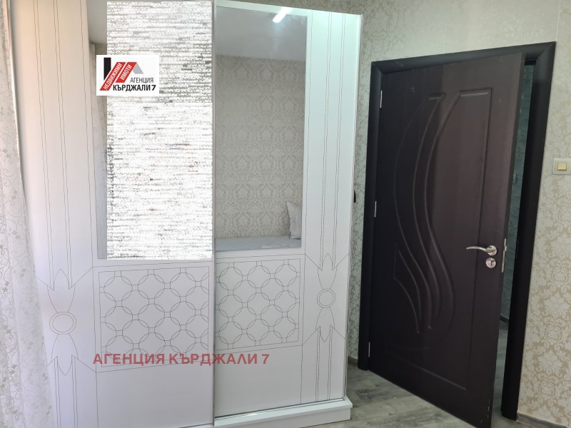 Продава 2-СТАЕН, гр. Кърджали, Възрожденци, снимка 5 - Апартаменти - 52730277