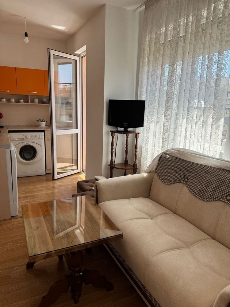 Продава 2-СТАЕН, гр. Бургас, Сарафово, снимка 3 - Апартаменти - 54675808