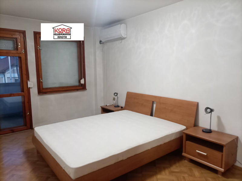 Продава  3-стаен град Плевен , Широк център , 100 кв.м | 52074122