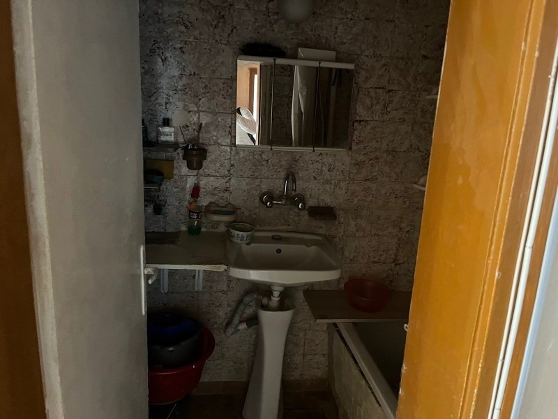 Продава МНОГОСТАЕН, гр. Бургас, Славейков, снимка 3 - Апартаменти - 52612973