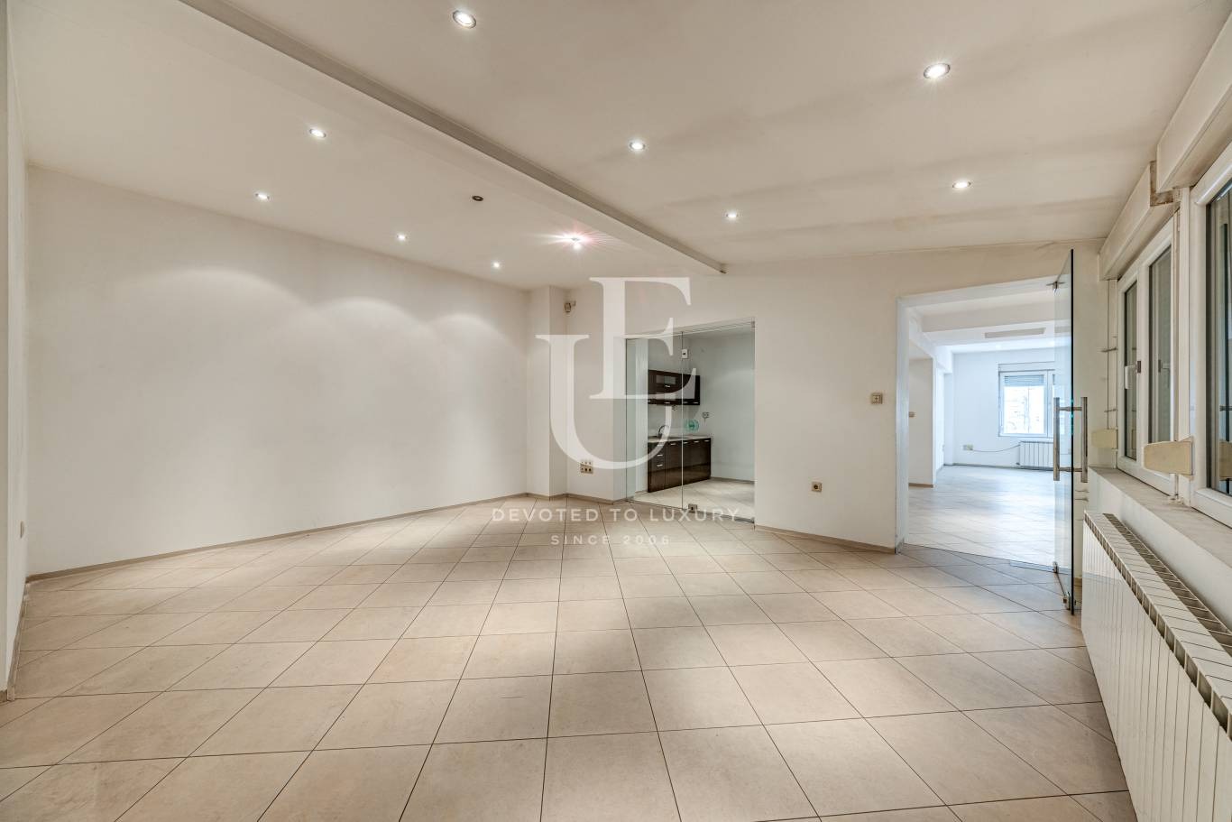 Продава 3-СТАЕН, гр. София, Център, снимка 4 - Апартаменти - 54364285