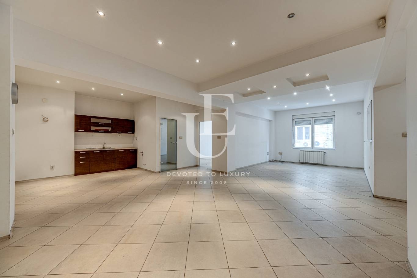 Продава 3-СТАЕН, гр. София, Център