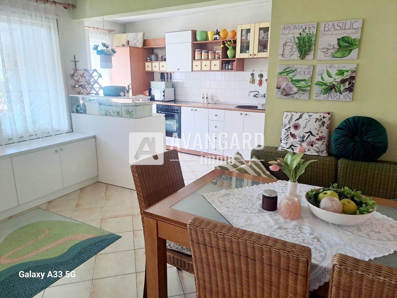 Продава МНОГОСТАЕН, гр. Варна, Център, снимка 5 - Апартаменти - 56079874