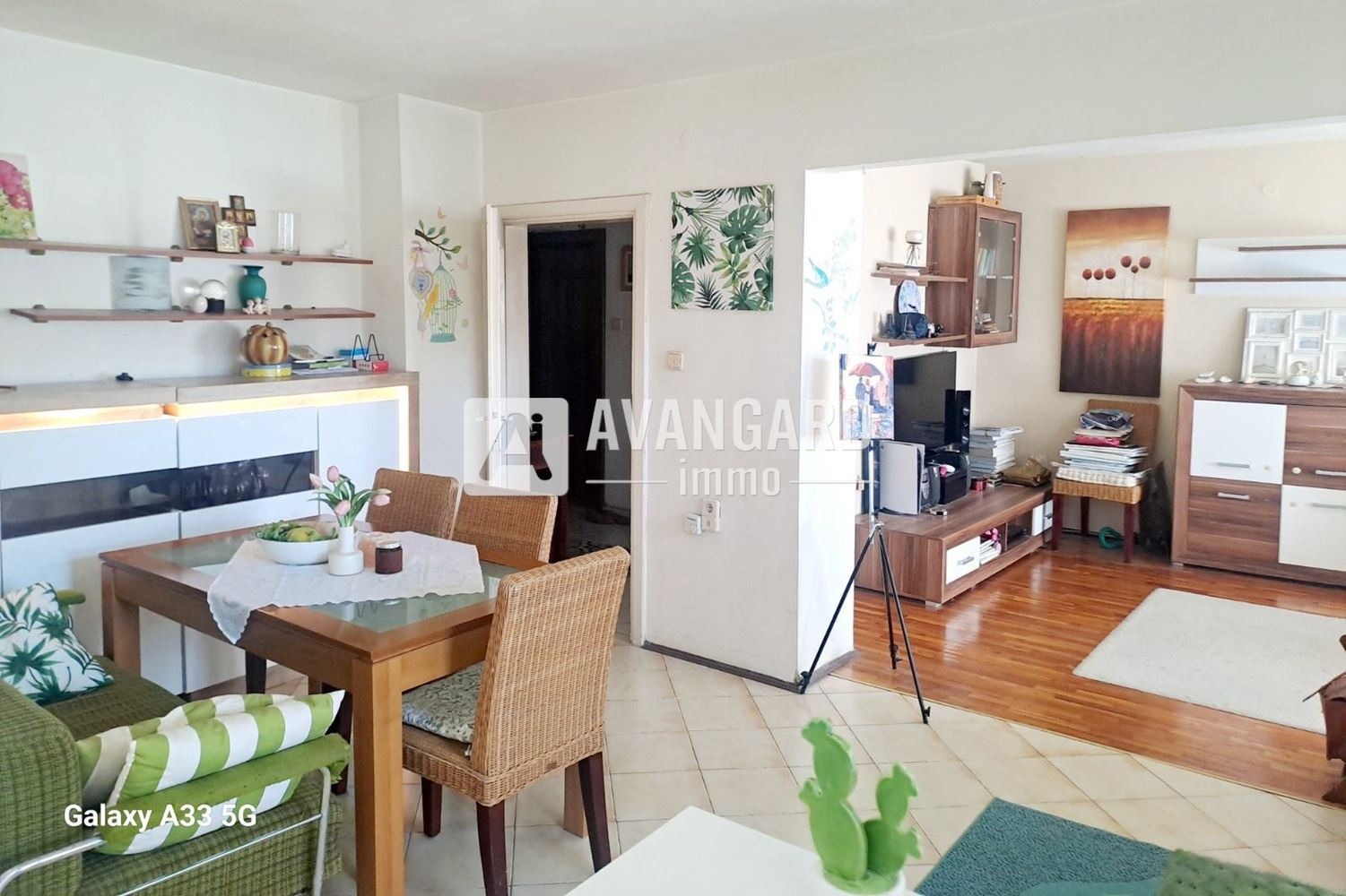 Продава МНОГОСТАЕН, гр. Варна, Център, снимка 2 - Апартаменти - 56079874