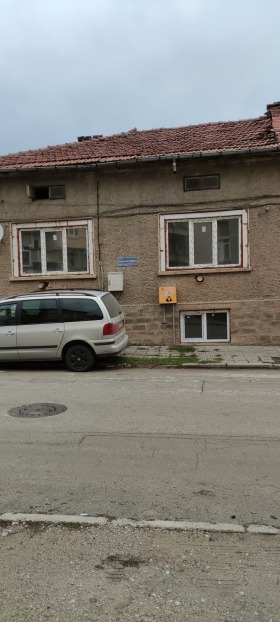 Продажба на имоти в гр. Севлиево, област Габрово — страница 5 - изображение 1 