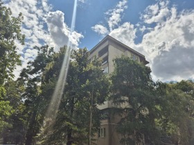 Продава 3-стаен