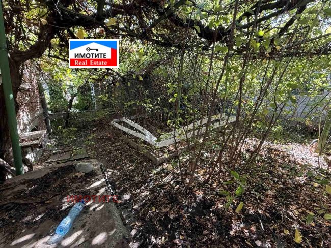 Продава КЪЩА, гр. София, Триъгълника