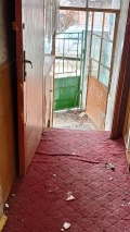 Продава КЪЩА, гр. София, Триъгълника, снимка 2