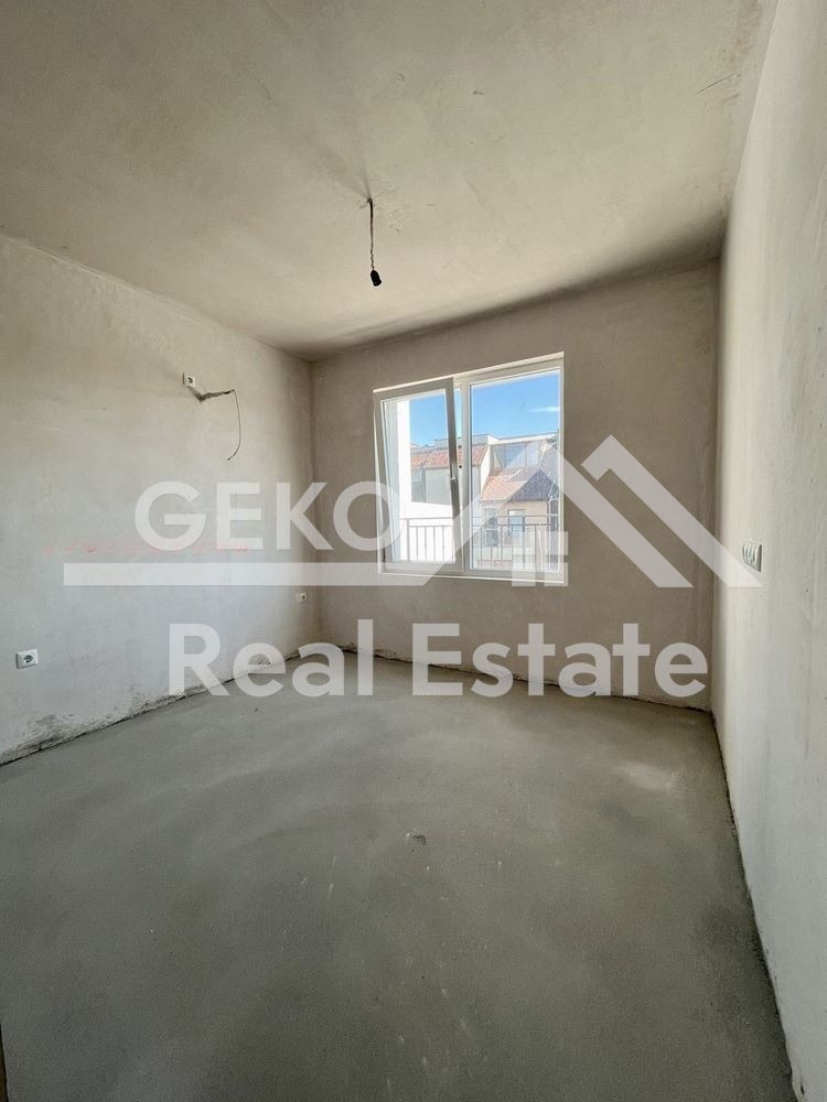 Продава 4-СТАЕН, гр. Варна, Цветен квартал, снимка 2 - Апартаменти - 56069251