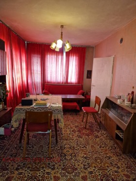 Étage de la maison Novi pazar, région Choumen 11