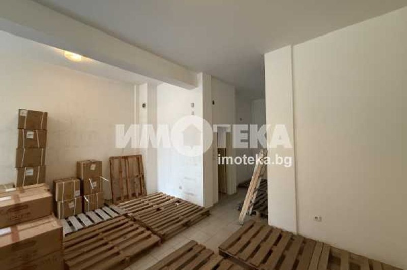 Продава ОФИС, гр. София, Гоце Делчев, снимка 2 - Офиси - 49109587