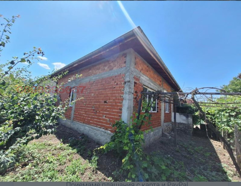 Продава КЪЩА, с. Яхиново, област Кюстендил