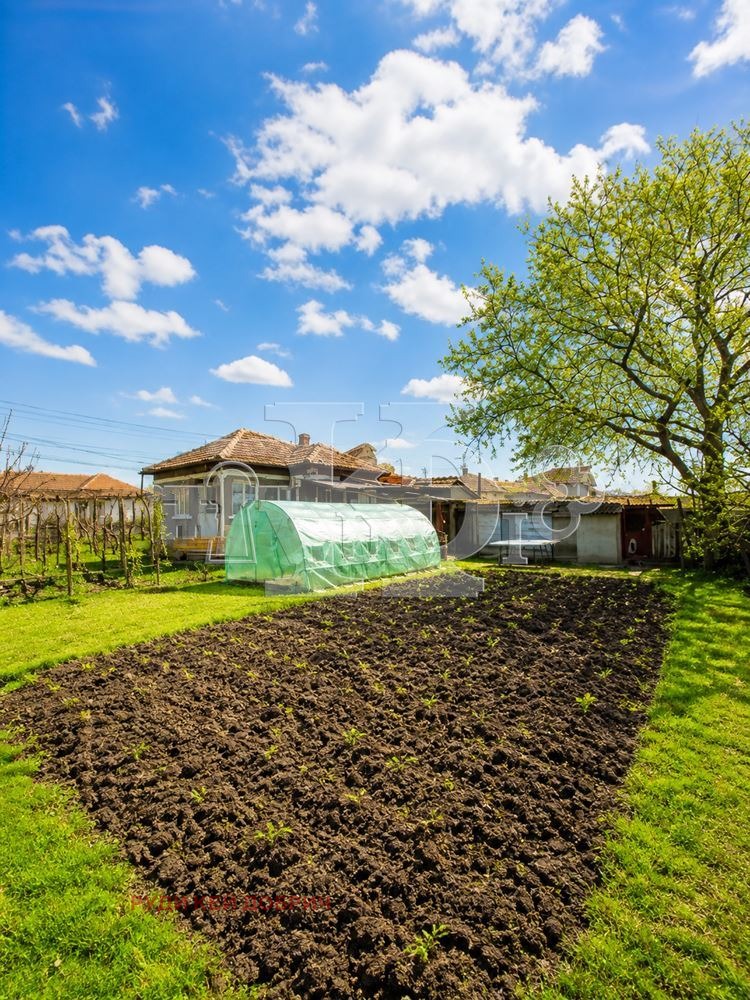 Продава КЪЩА, гр. Генерал Тошево, област Добрич, снимка 11 - Къщи - 54389899