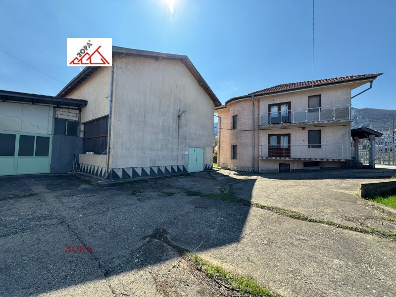 Продава СКЛАД в град Враца, Промишлена зона - 486 кв.м / 280 000 € » 547 632.40 лв., ЗОРА