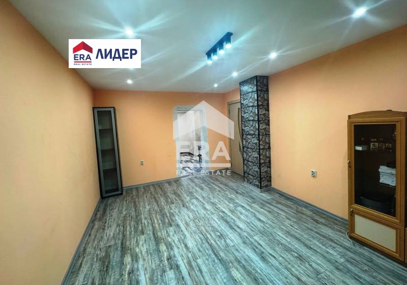 Продава  4-стаен град Русе , Дружба 3 , 101 кв.м | 36235150 - изображение [2]