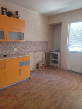2 makuuhuonetta Tsentar, Ruse