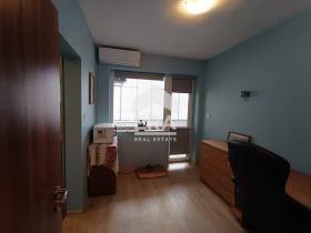 3+ camere da letto Tsentar, Varna 10