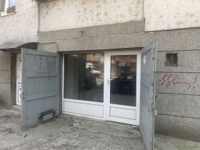Garage Idealen centar, Pleven