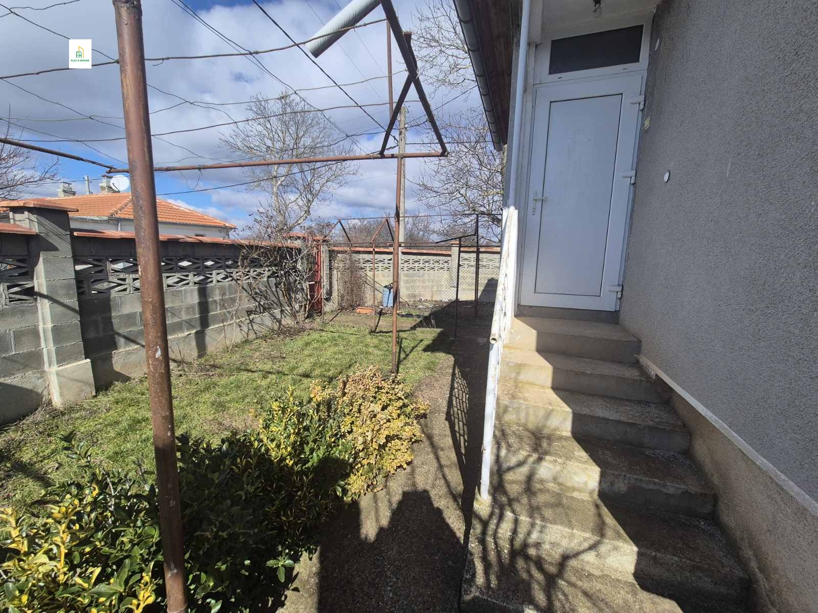 Продава КЪЩА, с. Орешак, област Варна, снимка 6 - Къщи - 51653787