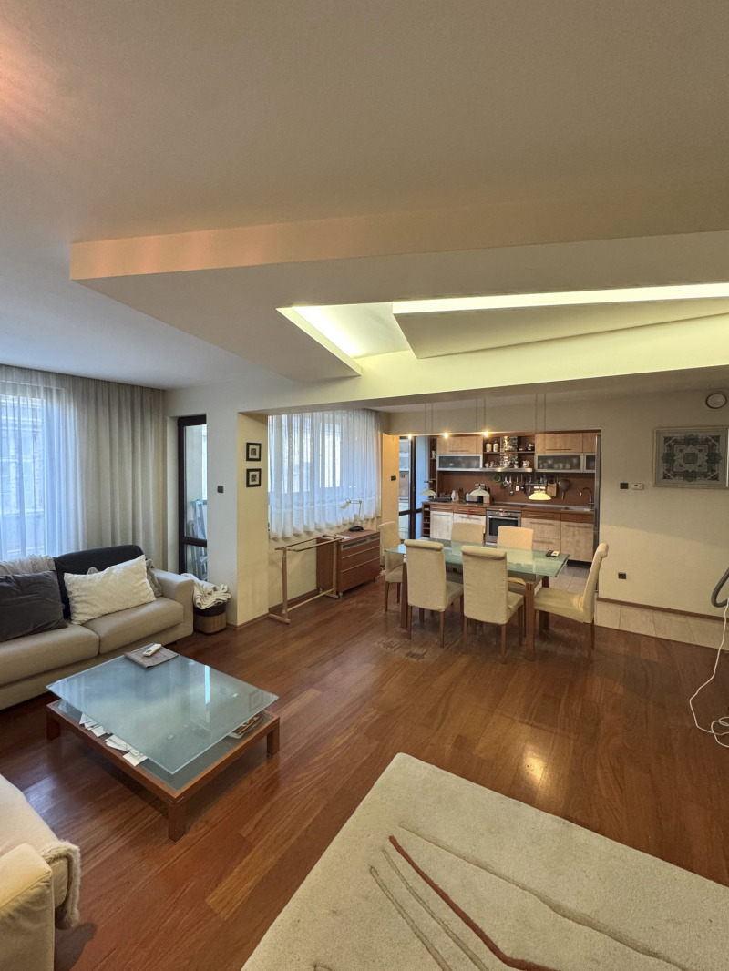 In vendita  3 camere da letto Burgas , Tsentar , 126 mq | 50003241