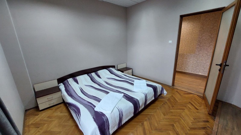 Продава МНОГОСТАЕН, гр. Бургас, Център, снимка 12 - Апартаменти - 52566000