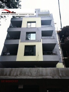 2 dormitoare Țentâr, Sofia