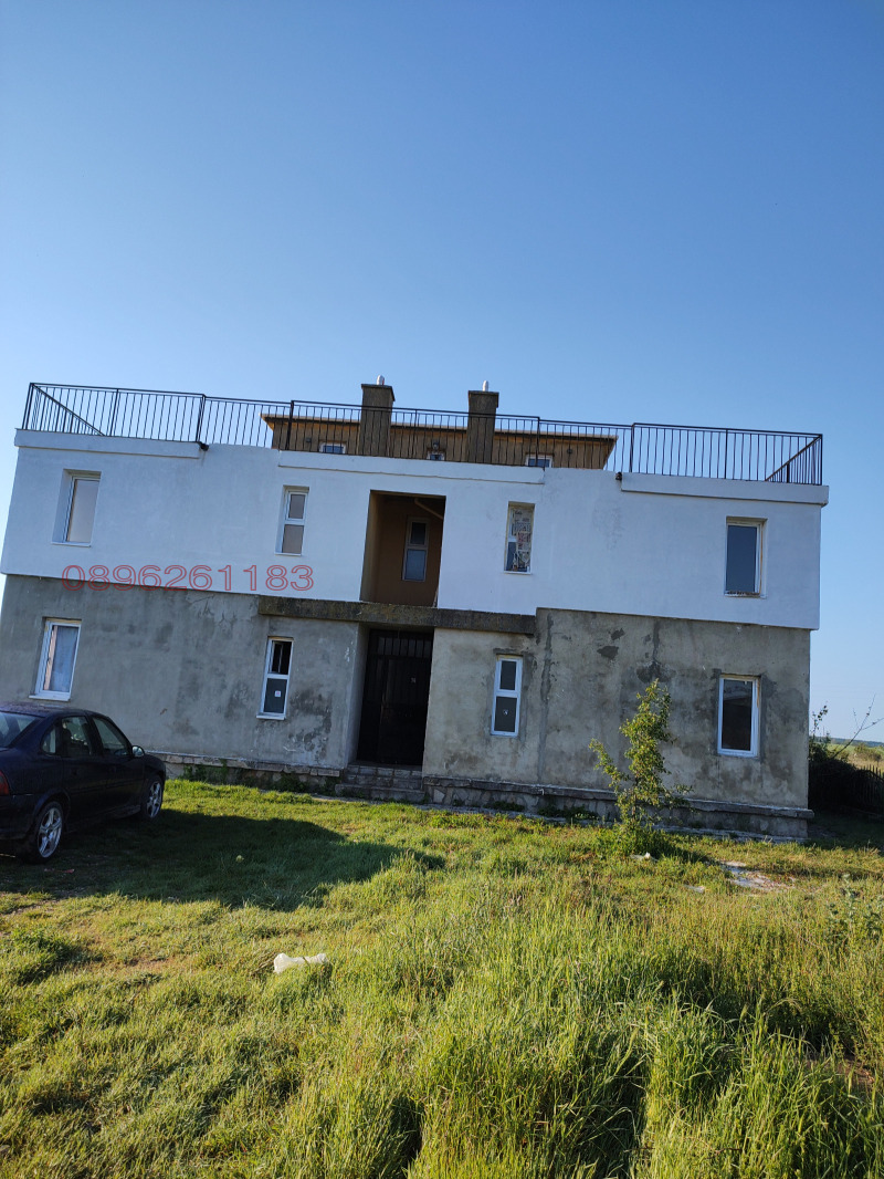 Продава  4-стаен област Добрич , с. Стражица , 125 кв.м | 54424097