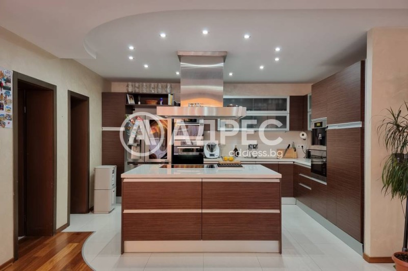 Продава  Къща област Перник , с. Рударци , 437 кв.м | 32472135 - изображение [15]