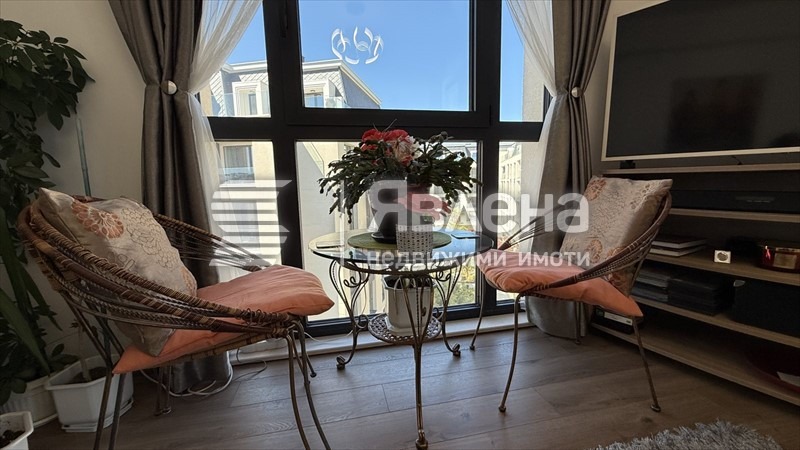 In vendita  2 camere da letto Varna , k.k. Sv.Sv. Konstantin i Elena , 74 mq | 61423577