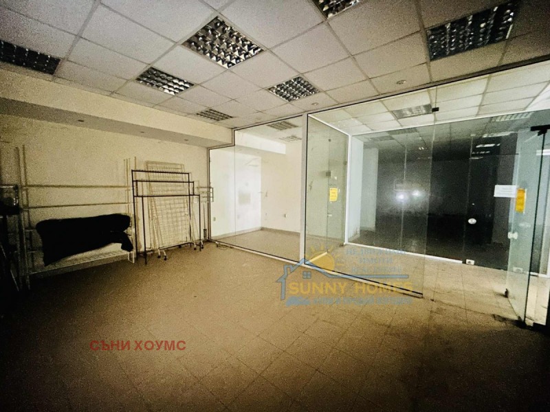 Продава МАГАЗИН в град Велико Търново, Център - 38 кв.м / 38 000 € » 74 321.54 лв., СЪНИ ХОУМС