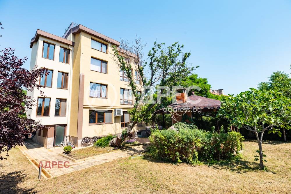 Продава КЪЩА, гр. Варна, м-т Долна Трака