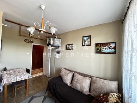 1 quarto Stefan Karadja, Razgrad 3