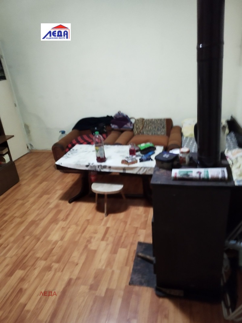 Till salu  Hus Pleven , 9-ti kvartal , 50 kvm | 64304558 - bild [2]