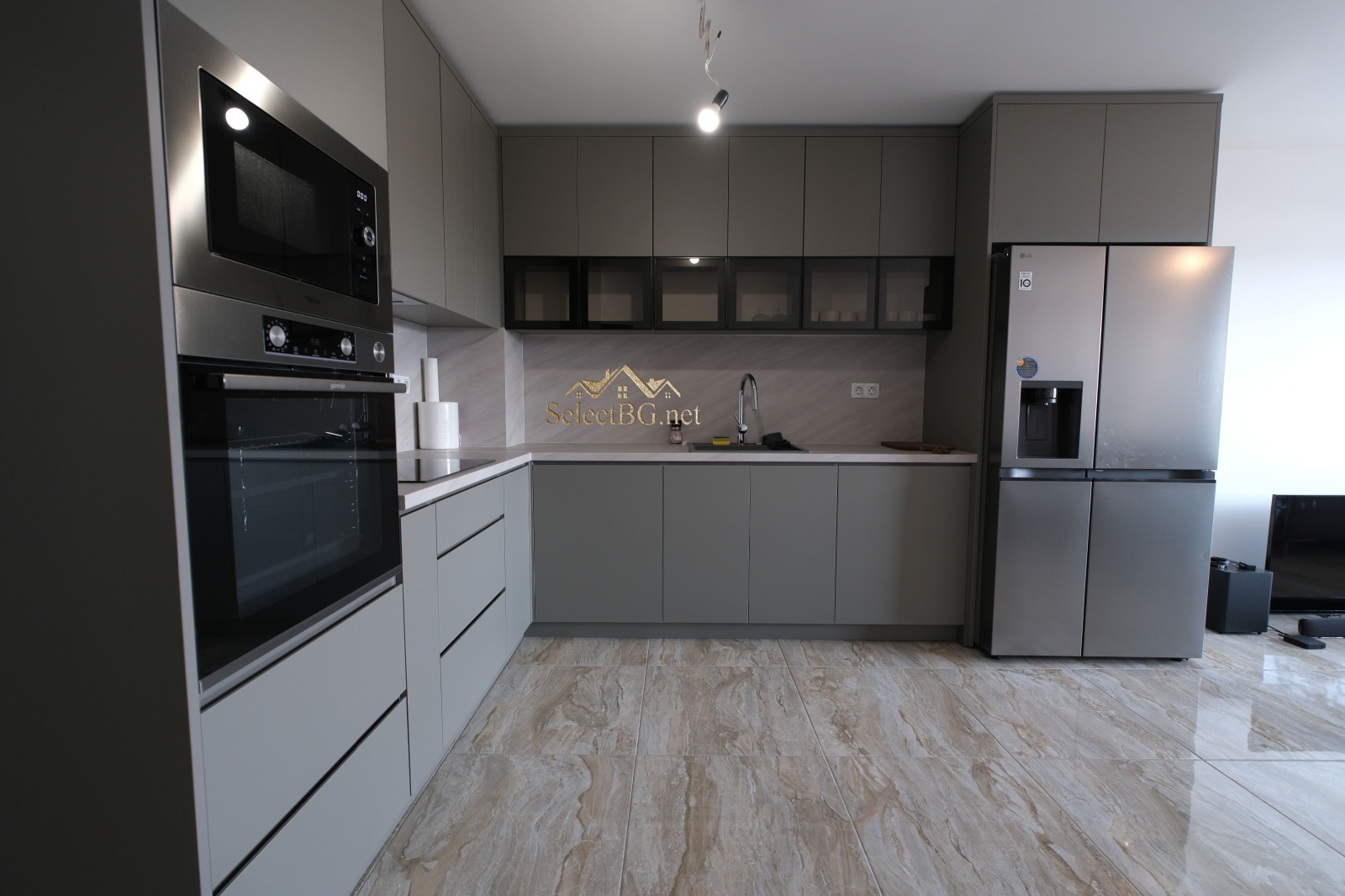 Продава МНОГОСТАЕН, гр. Велико Търново, Колю Фичето