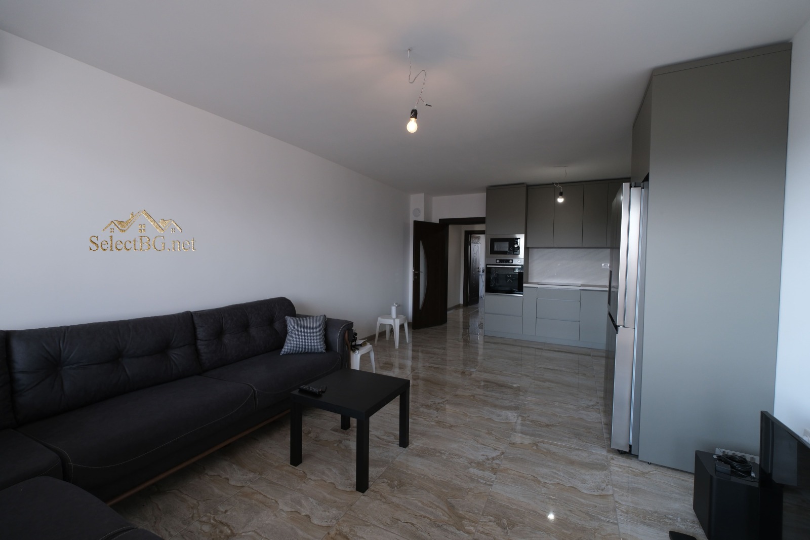 Продава МНОГОСТАЕН, гр. Велико Търново, Колю Фичето, снимка 3 - Апартаменти - 53763825