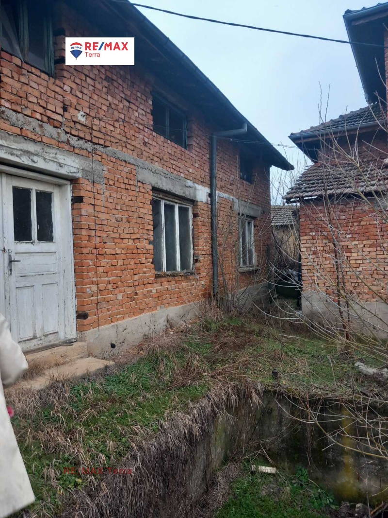 Продава САМОСТОЯТЕЛНА СГРАДА в област Монтана, с. Мърчево - 182 кв.м / 15 000 € » 29 337.45 лв., RE/MAX Terra