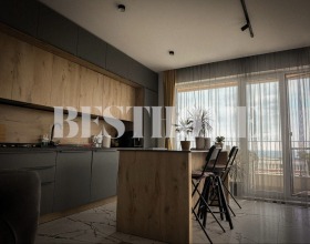 3-стаен град Варна, Бриз 2