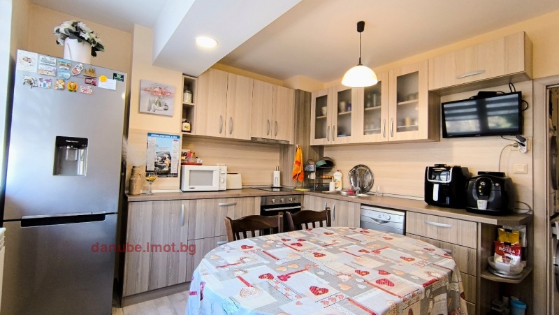 Продава  2-стаен, град Русе, Възраждане •  133 900 € • ID 47625249 — holmes.bg - [1] 