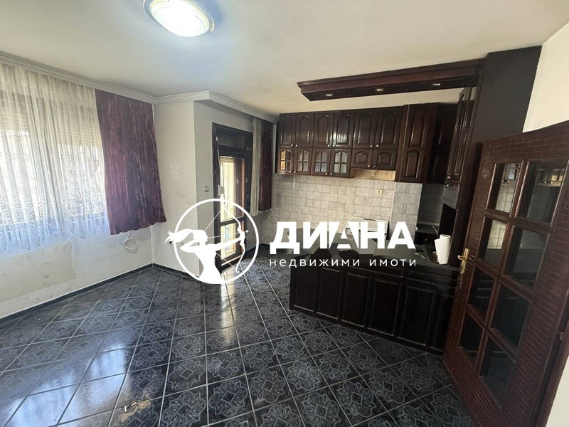 Продава 3-СТАЕН, гр. Пловдив, Мараша