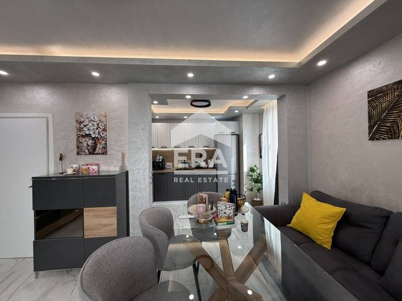 Продава 3-СТАЕН, гр. Велико Търново, Колю Фичето, снимка 2 - Апартаменти - 53683908