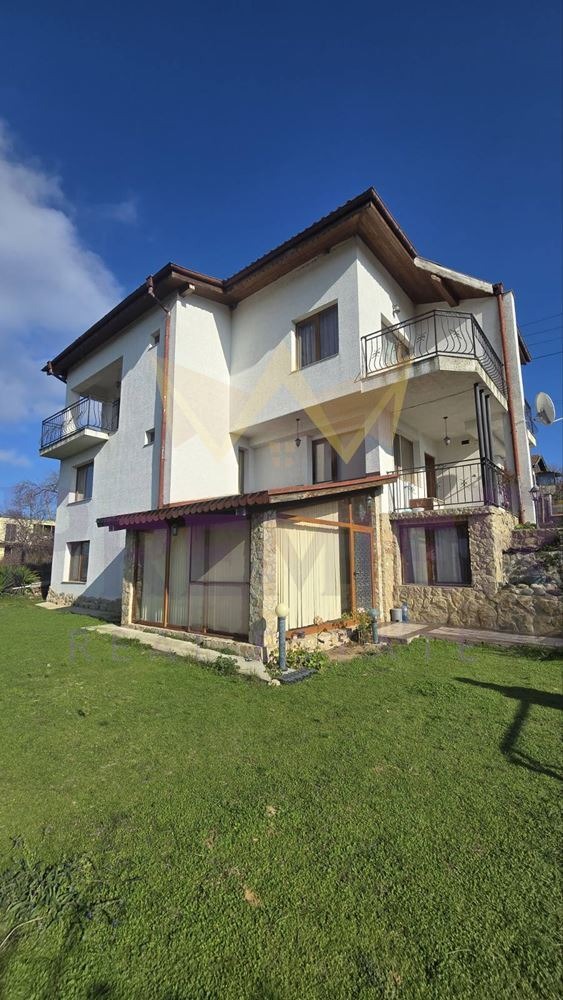 Продава КЪЩА, град Варна, м-т Боровец - север • 277000 € / 541764.91 лв. • 80563577 1