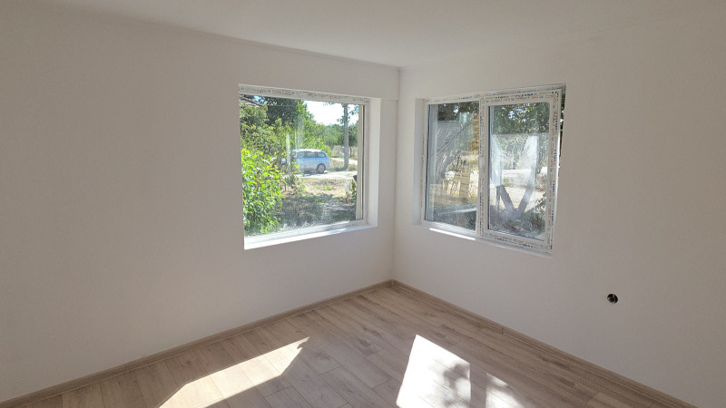 Продава КЪЩА, гр. Вълчи дол, област Варна, снимка 11 - Къщи - 53409735