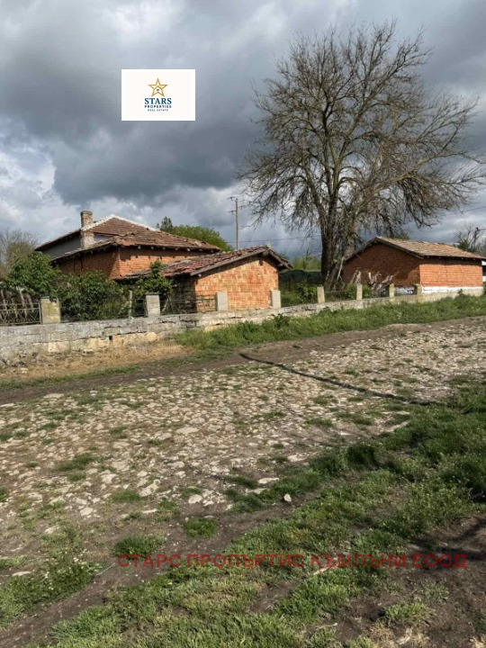 Продава КЪЩА, с. Росен, област Добрич, снимка 2 - Къщи - 54668209