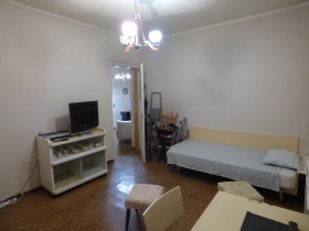 2 slaapkamers Doktorski pametnik, Sofia 6