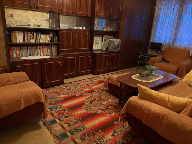 Продава 2-СТАЕН, гр. Ловеч, Широк център, снимка 3 - Апартаменти - 53433209