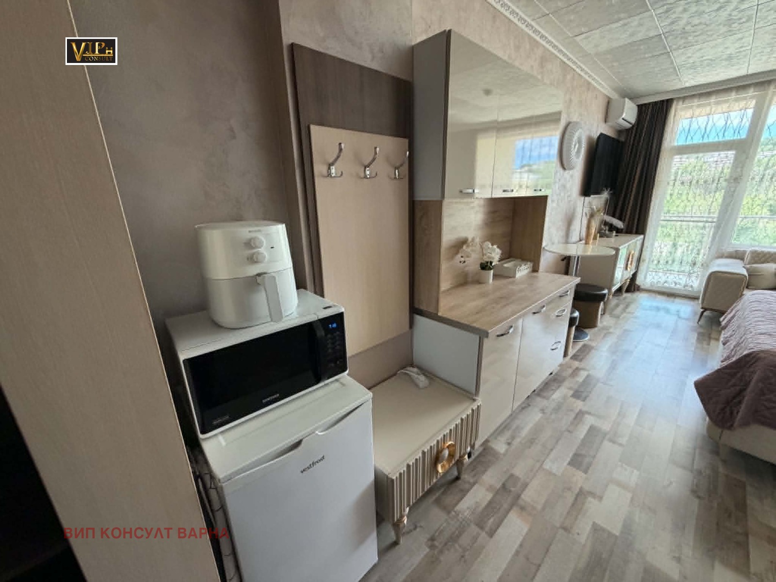 Продава 1-СТАЕН, гр. Варна, к.к. Св.Св. Константин и Елена, снимка 6 - Апартаменти - 54539245
